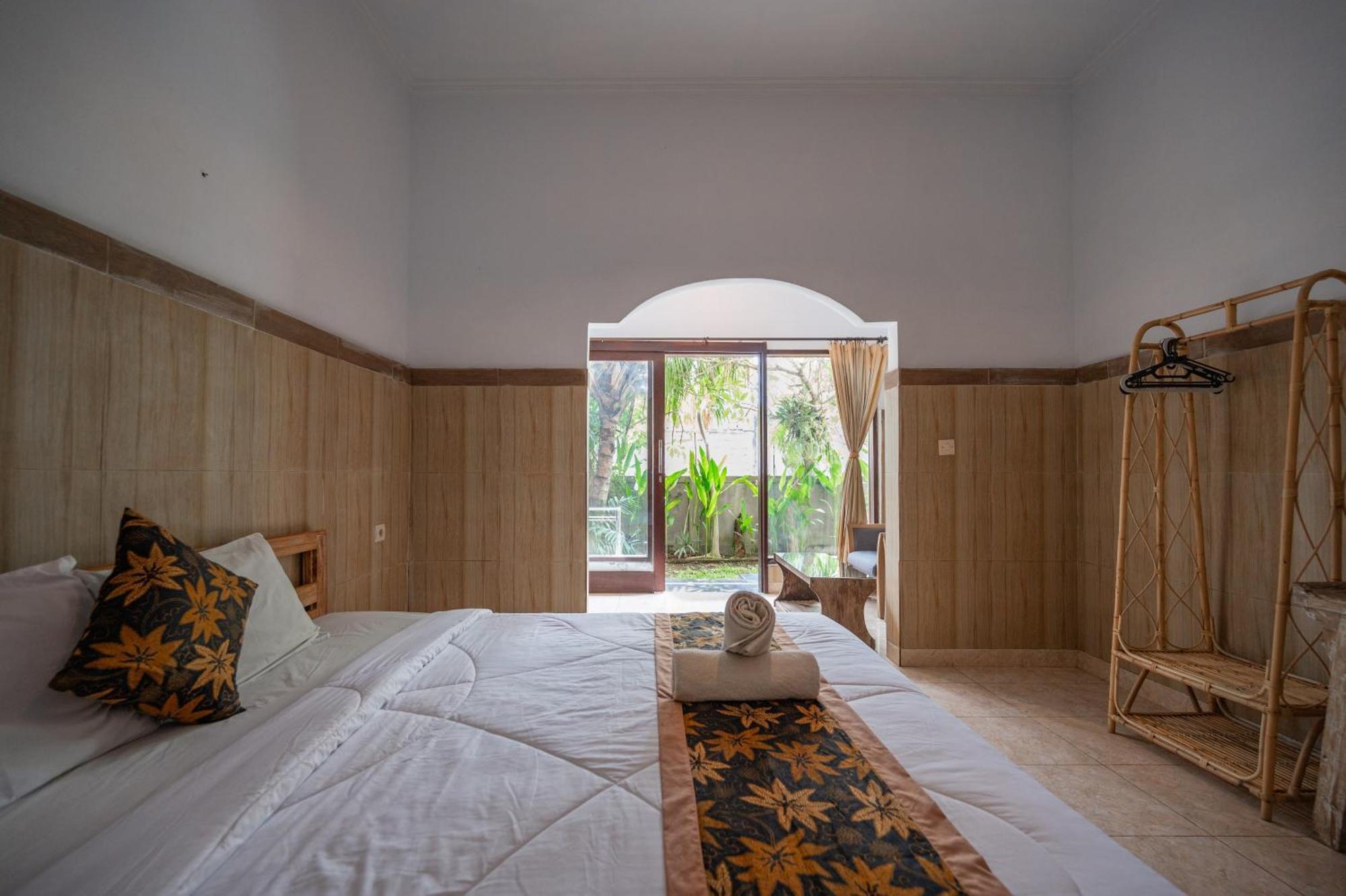 Agung Homestay Canggu Mitra Reddoorz Exterior foto