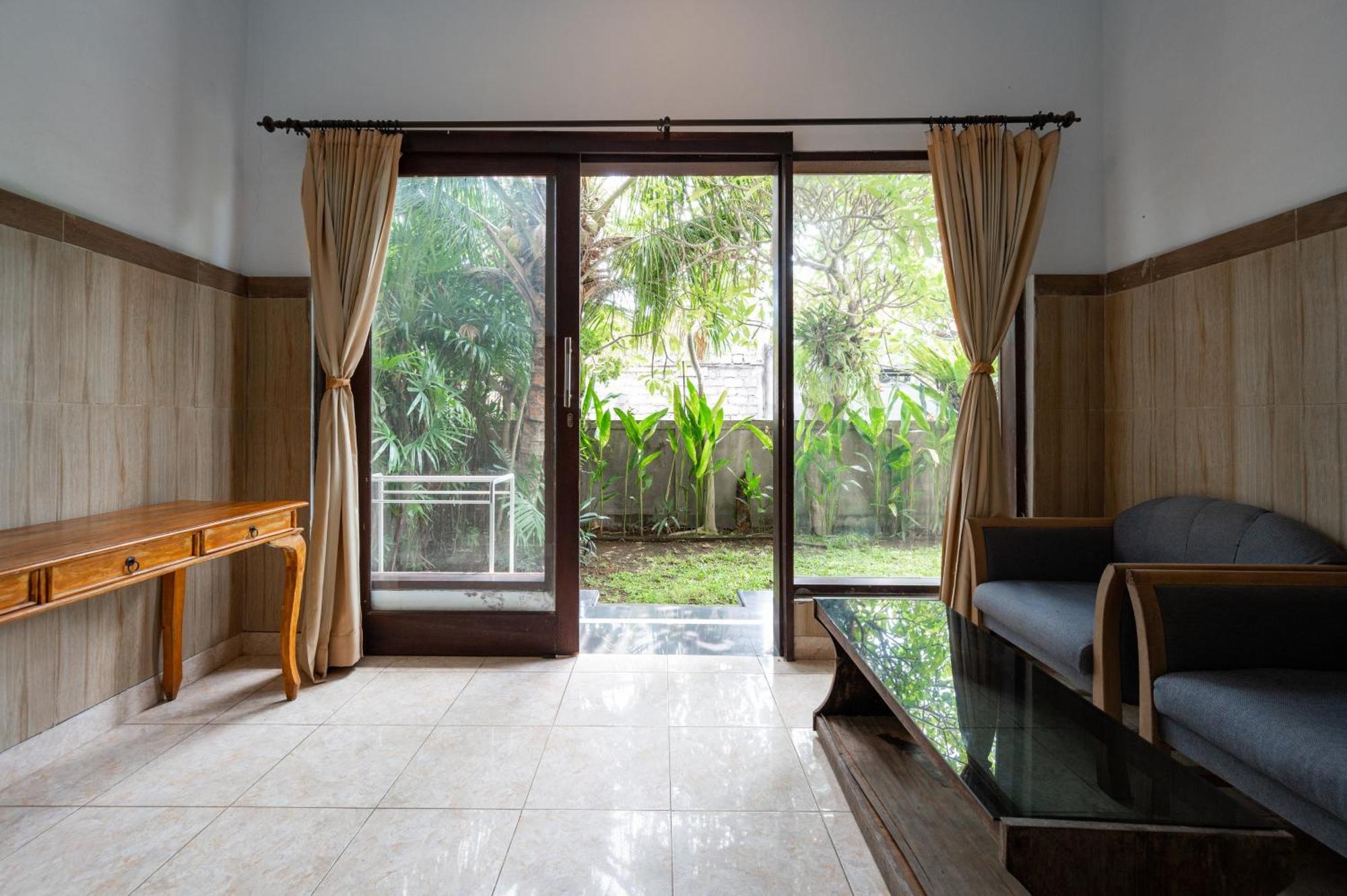 Agung Homestay Canggu Mitra Reddoorz Exterior foto