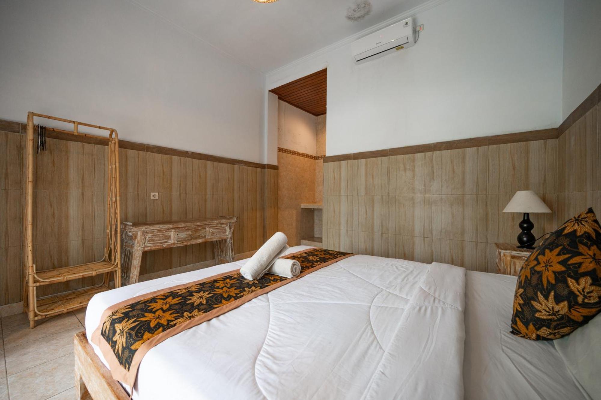 Agung Homestay Canggu Mitra Reddoorz Exterior foto