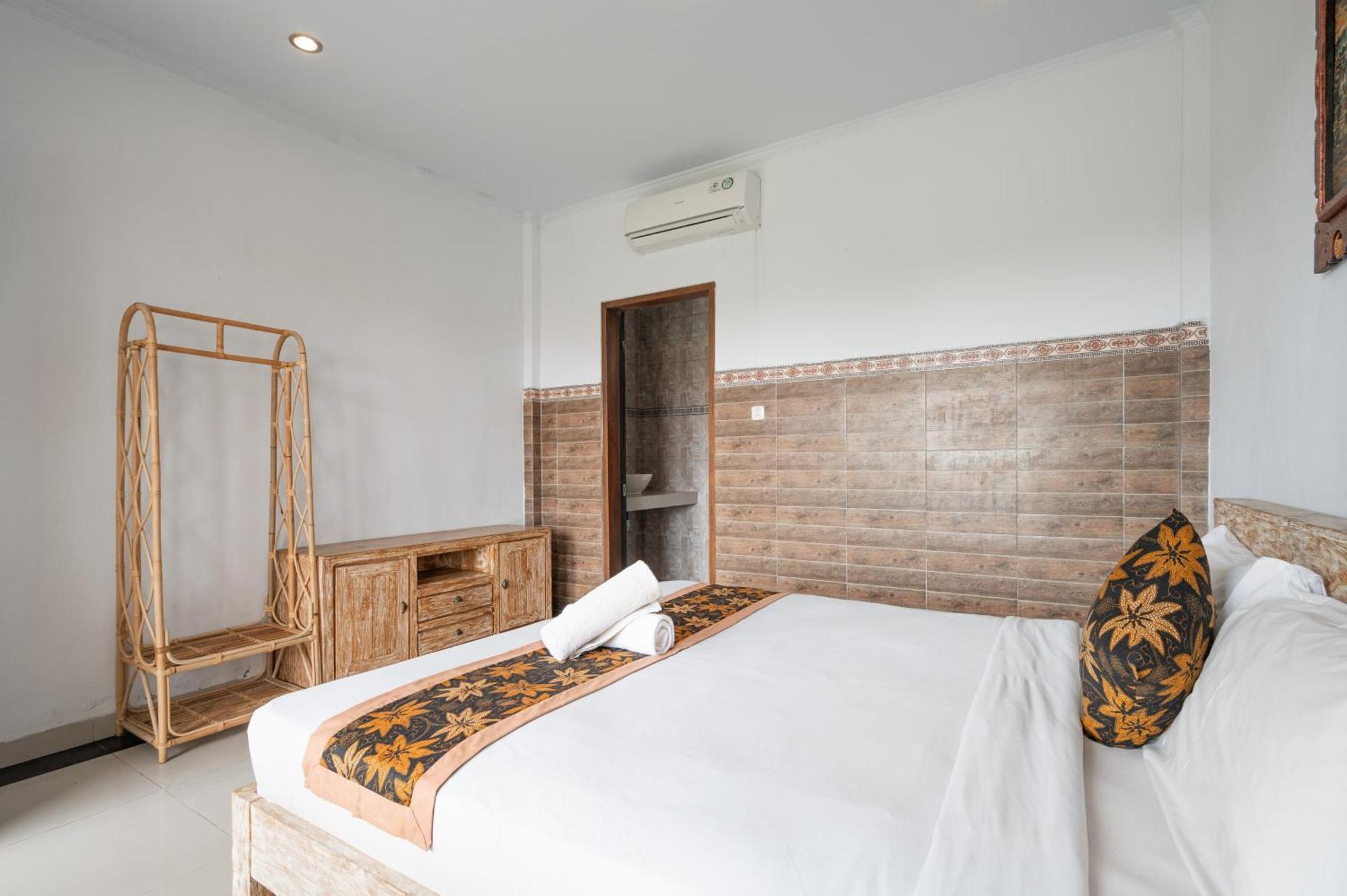 Agung Homestay Canggu Mitra Reddoorz Exterior foto