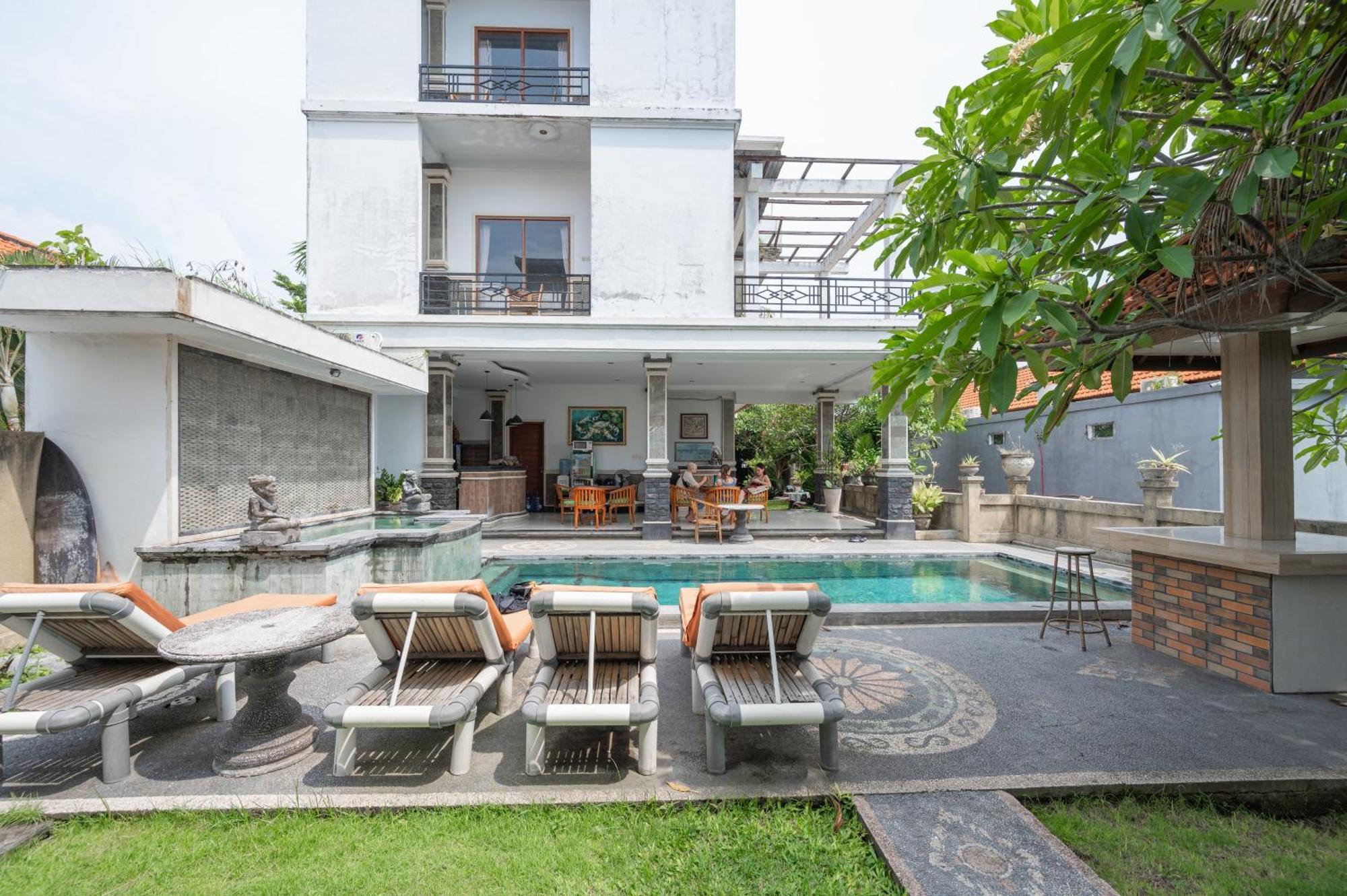 Agung Homestay Canggu Mitra Reddoorz Exterior foto